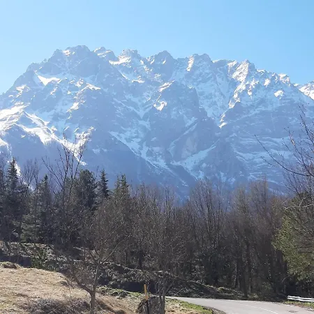 Casa Ai Piedi Del Monte Camicia Castelli