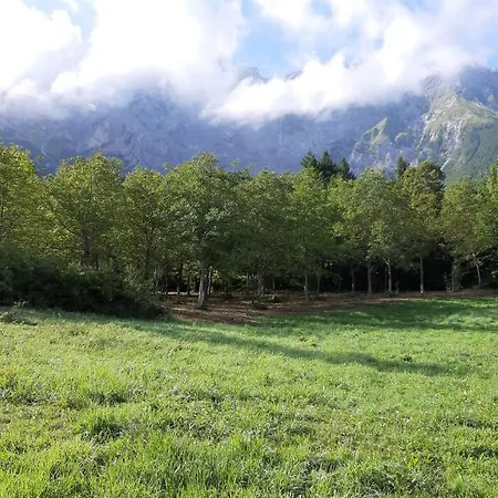 Casa Ai Piedi Del Monte Camicia בית נופש