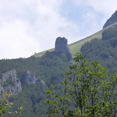 Casa Ai Piedi Del Monte Camicia בית נופש Castelli