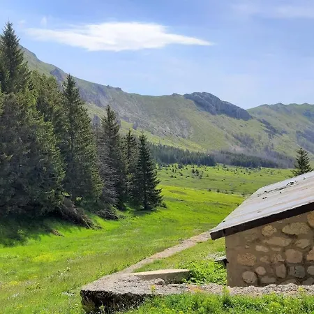 בית נופש Casa Ai Piedi Del Monte Camicia *