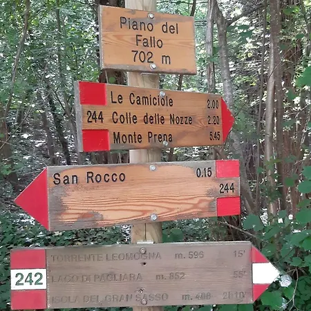 Casa Ai Piedi Del Monte Camicia בית נופש Castelli