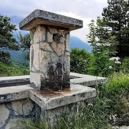 Casa Ai Piedi Del Monte Camicia 別荘 *