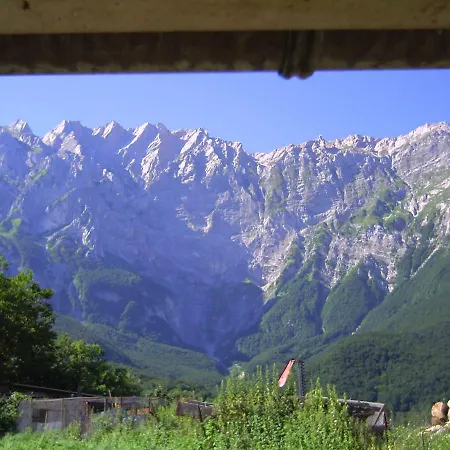 Casa Ai Piedi Del Monte Camicia 別荘