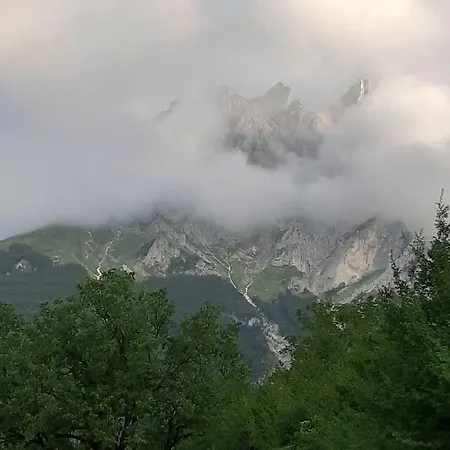 別荘 Casa Ai Piedi Del Monte Camicia Castelli