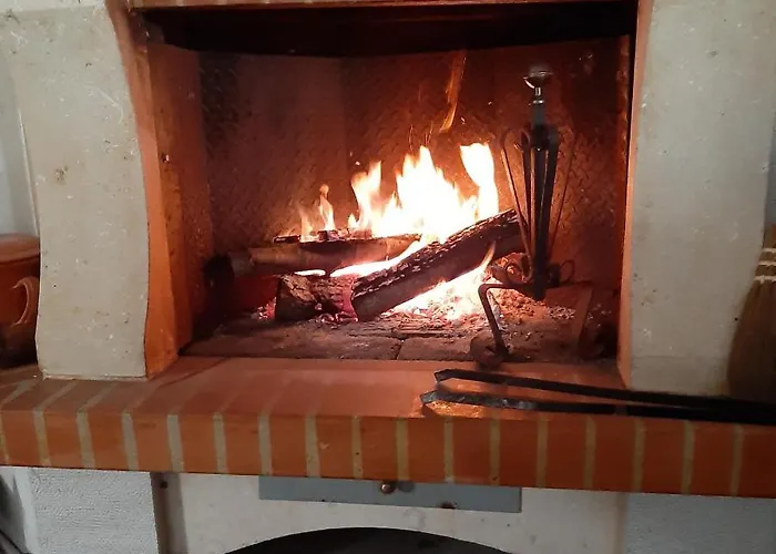 Casa Ai Piedi Del Monte Camicia