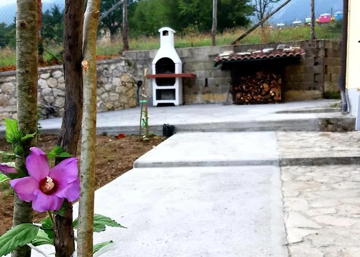 Casa Ai Piedi Del Monte Camicia Castelli