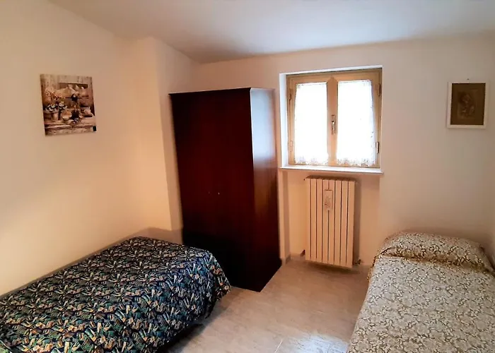 Casa Ai Piedi Del Monte Camicia