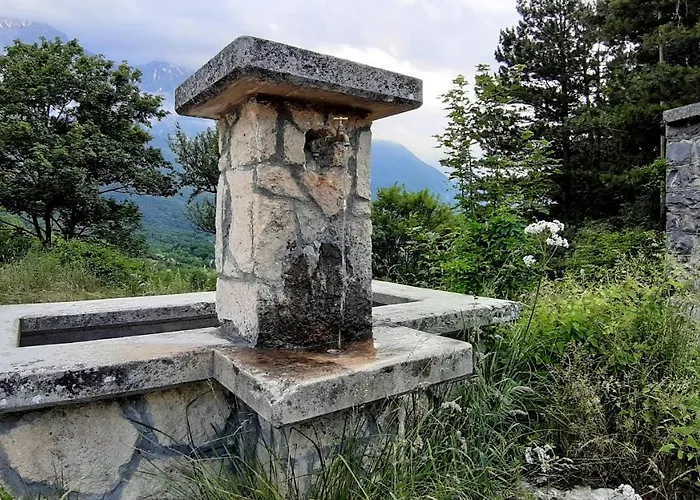 Casa Ai Piedi Del Monte Camicia Tatil Evi *