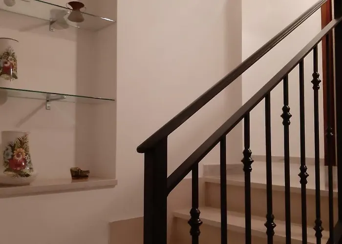 Casa Ai Piedi Del Monte Camicia Tatil Evi Castelli