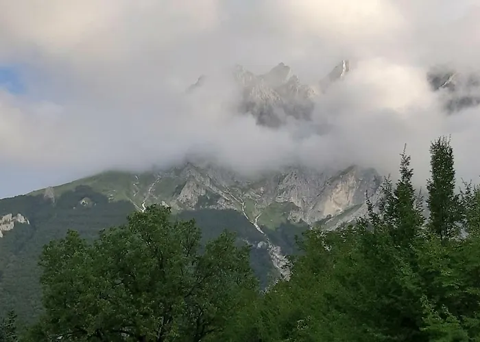 Tatil Evi Casa Ai Piedi Del Monte Camicia Castelli